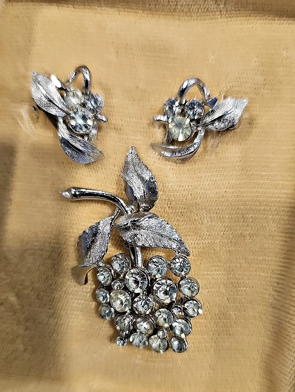 CORO Vintage Rhinestone Brooch & Clip-On Earrings Set Never Worn